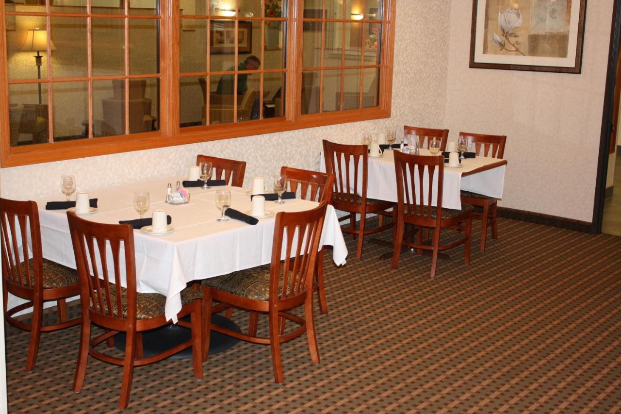Holiday Inn Riverton-Convention Center By Ihg Exterior photo