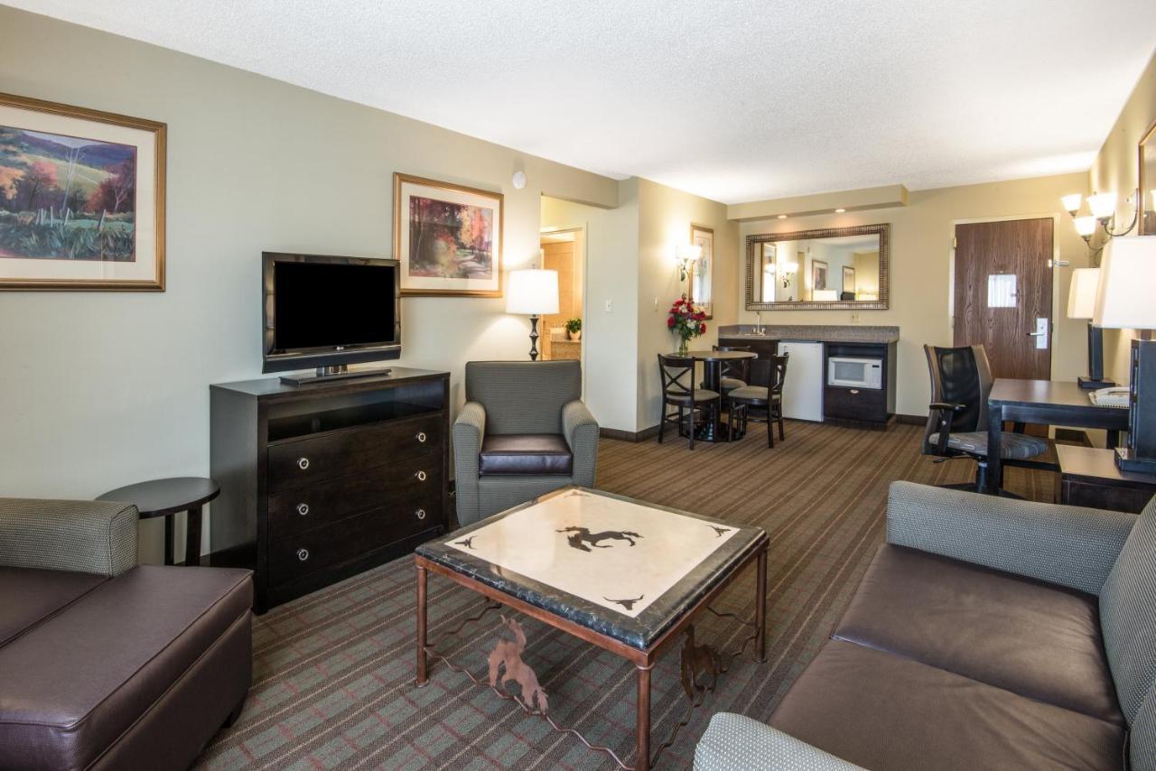 Holiday Inn Riverton-Convention Center By Ihg Exterior photo